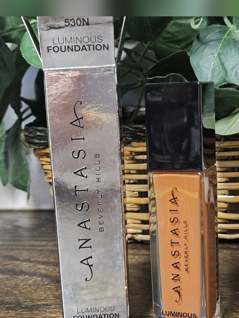 Anastasia Beverly Hills Luminous Foundation - 530N Warm Tan